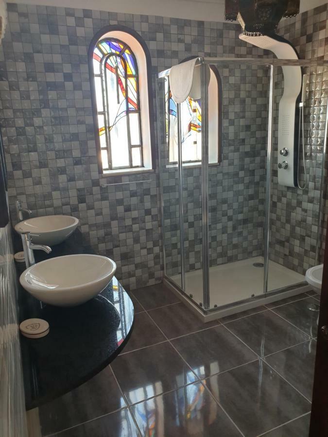 Oceanoasis Residences Suites โอลเญา ภายนอก รูปภาพ