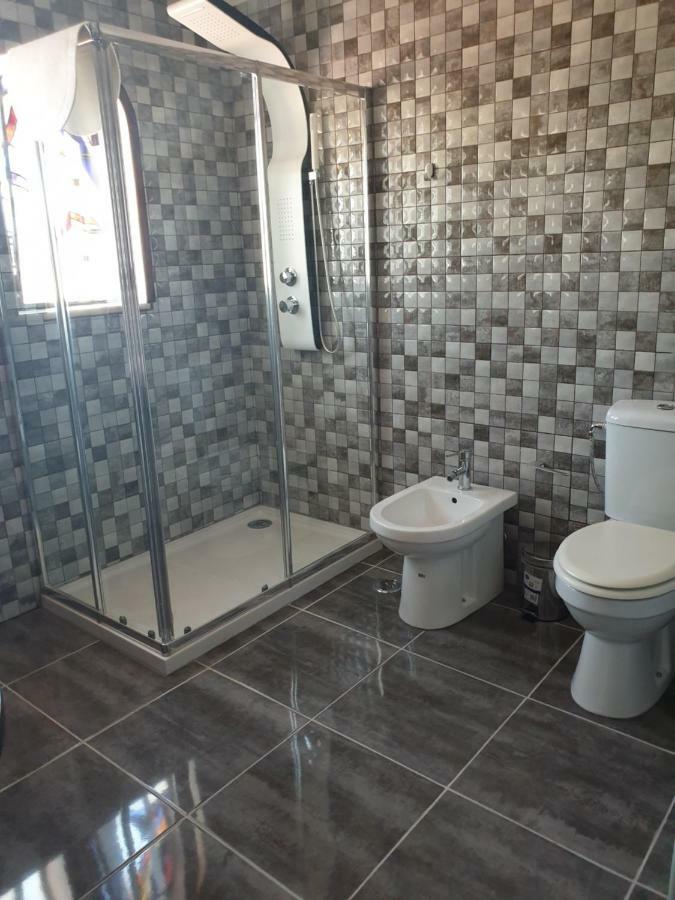 Oceanoasis Residences Suites โอลเญา ภายนอก รูปภาพ